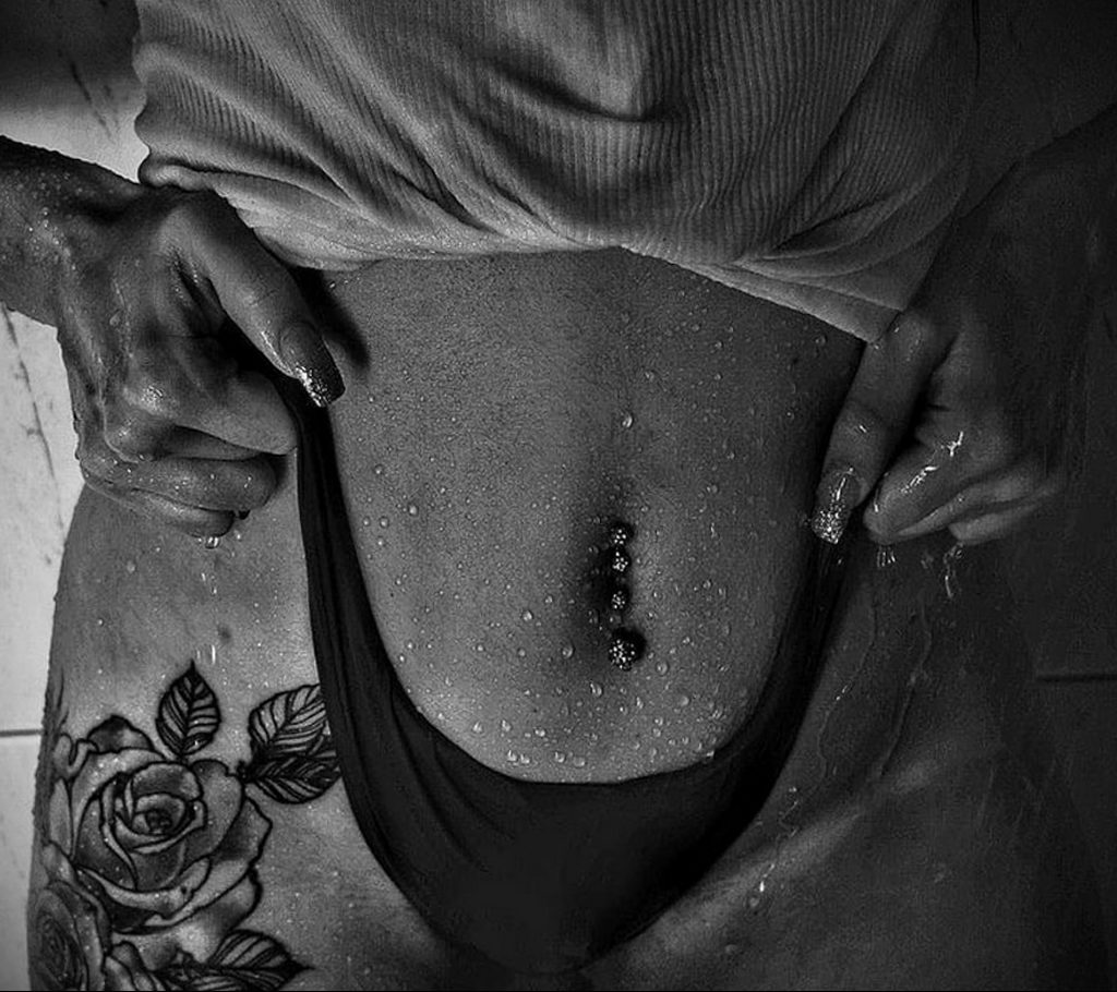 Fotografija Tuširanje s tetovažom 07/04/2021 №081 -Tuširanje s tetovažom-