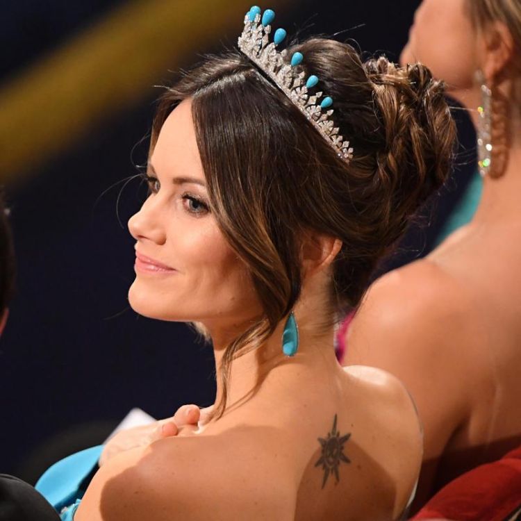 diadém zo svadby princeznej sofie a tetovania