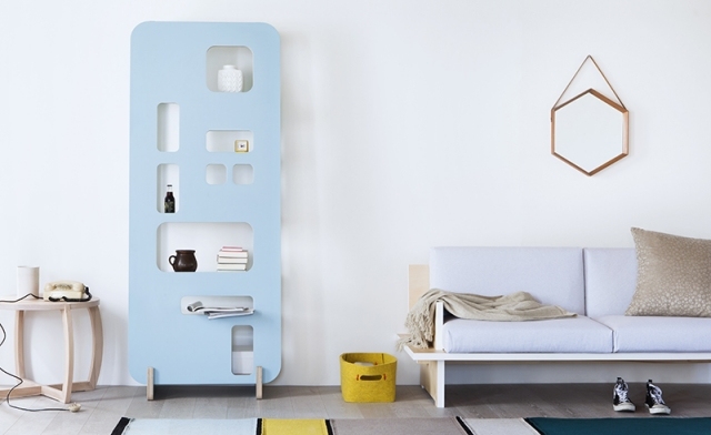 Nástenné police Priscilla navrhujú skryť predmety