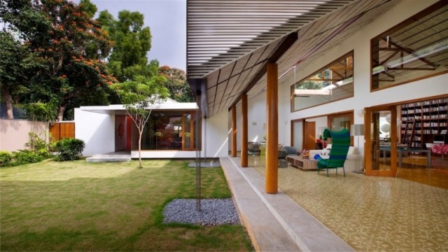 Spojenie domu navrhnutého architektom s vnútorným a vonkajším dizajnom s vlastným charakterom