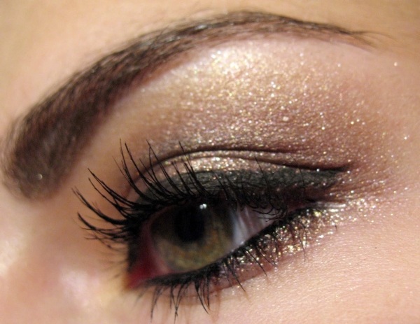 eyes-correct-make-up-eyes-obočie-čierne