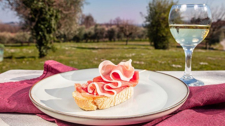 Správne podávanie šunky prosciutto a recepty