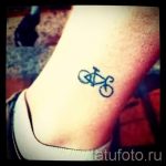 mały i prosty tatuaż na nodze - zdjęcie gotowego tatuażu 02092016 1120 tatufoto.ru