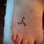 bardzo prosty tatuaż - zdjęcie gotowego tatuażu 02092016 4155 tatufoto.ru