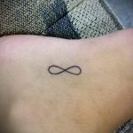 proste tatuaże nieskończoności - zdjęcie gotowego tatuażu 02092016 7186 tatufoto.ru