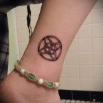 proste tatuaże na nodze - zdjęcie gotowego tatuażu 02092016 7274 tatufoto.ru