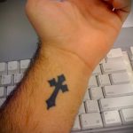 proste tatuaże na ramionach - przykład zdjęcia gotowego tatuażu 02092016 2296 tatufoto.ru