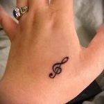 proste tatuaże na ramionach - przykład zdjęcia gotowego tatuażu 02092016 7301 tatufoto.ru