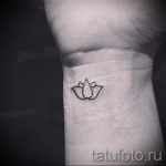 proste kwiaty tatuażu - zdjęcie gotowego tatuażu 02092016 12353 tatufoto.ru