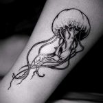prosty tatuaż czarno-biały - zdjęcie gotowego tatuażu 02092016 3361 tatufoto.ru