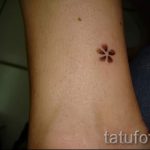 einfache Tattoo-Blumen - Zdjęcia z fertigen Tätowierung 02092016 1028 tatufoto.ru
