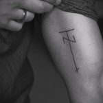 einfache Tattoos für Männer - Beispielfoto des fertigen Tätowierung 02092016 2034 tatufoto.com