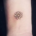 proste kwiaty tatuażu - zdjęcia gotowego tatuażu 02092016 2075 tatufoto.ru