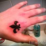 prosty tatuaż na dłoni - zdjęcie gotowego tatuażu 02092016 1086 tatufoto.ru