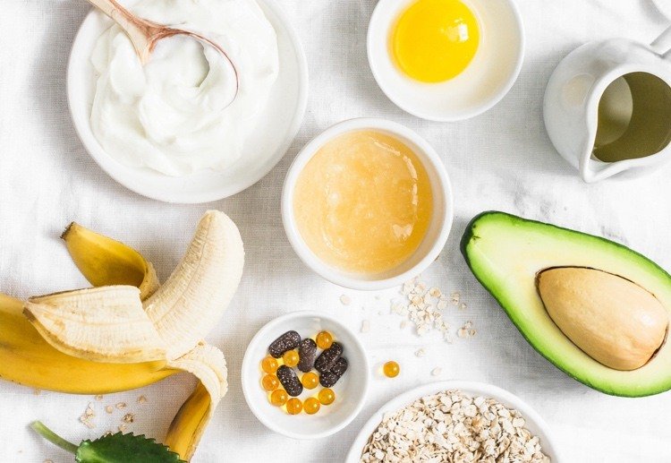 DIY proteínová vlasová kúra pre kučeravé vlasy