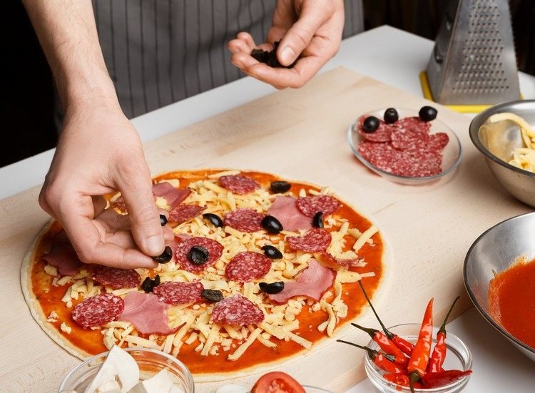 Pizza cesto s proteínovým práškovým receptom na pizzu s nízkym obsahom kalórií