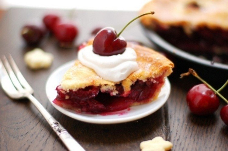 Vyrobte si svoj vlastný pufovaný ryžový koláč s čučoriedkami na letný dezert