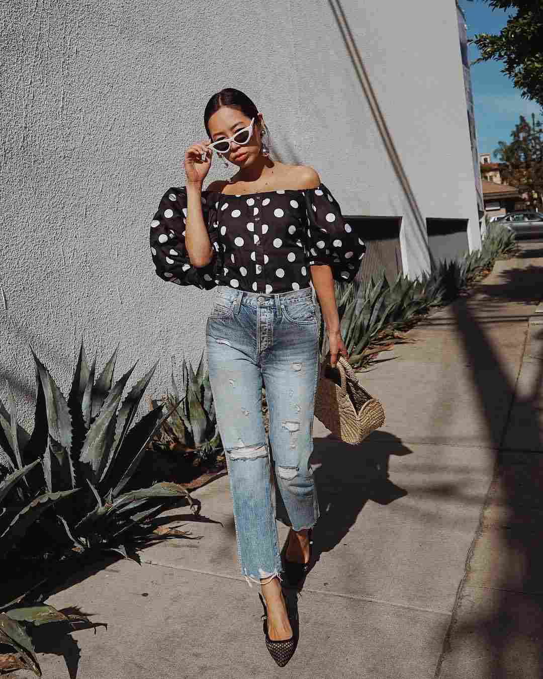 Polka bodky Košeľa Blúzka Puff rukávy Kombinovať Džínsy Džínsy Čierne vysoké podpätky Outfit Leto