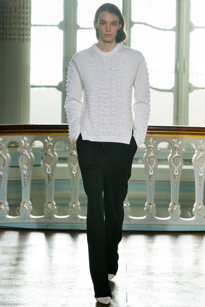 Trendy jesennej módy Pajelleten Biely sveter Pringle zo Škótska