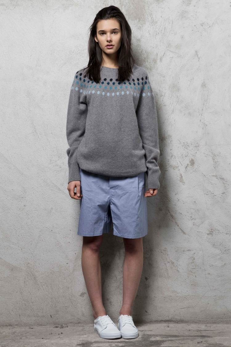 šedý sveter Elder Statesman s šortkami Starší-štátnik-sveter-sivý-široký
