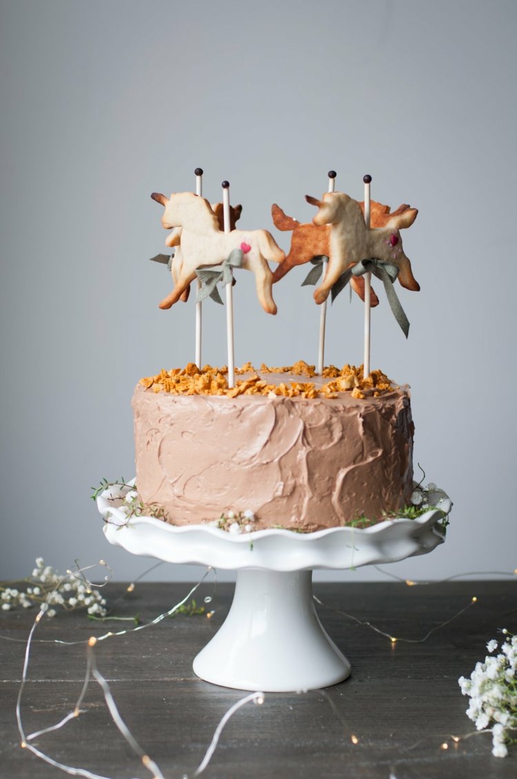 čokoládová narodeninová torta recept dekorácia jednorožce postavičky