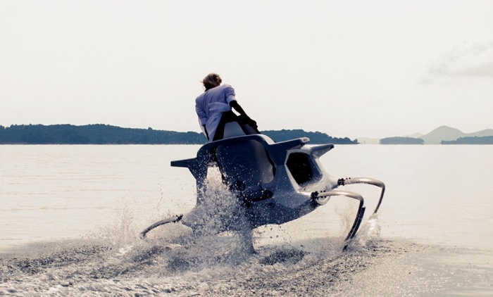 quadrofoilel-prvý-elektricky poháňaný-krídlový motor-nepotopiteľný