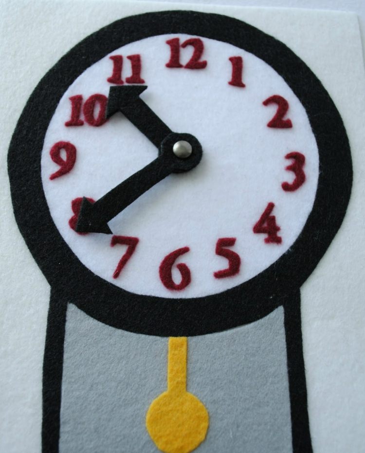 tichá kniha-hodinky-učenie-plsť-drotár-nápad-tkanina