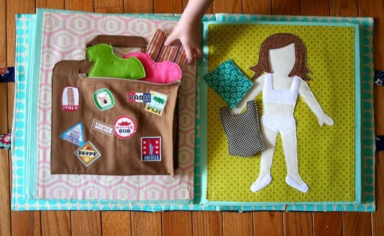 tichá kniha-oblečenie-bábika-dievča-inšpirácia