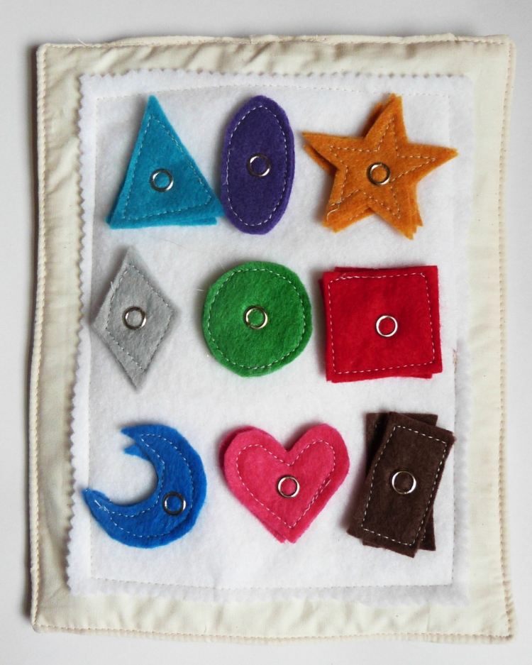 tichá kniha-tvary-priradiť-postavy-srdce-štvorec-obdĺžnik-mesiac-kruh