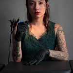 Fénykép egy tetováló mester lányról 2019.06.18. №021 - tetováló mester nő -