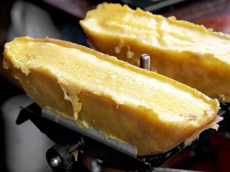 Raclette-prílohy-švajčiarsko-recept-syr-gurmán