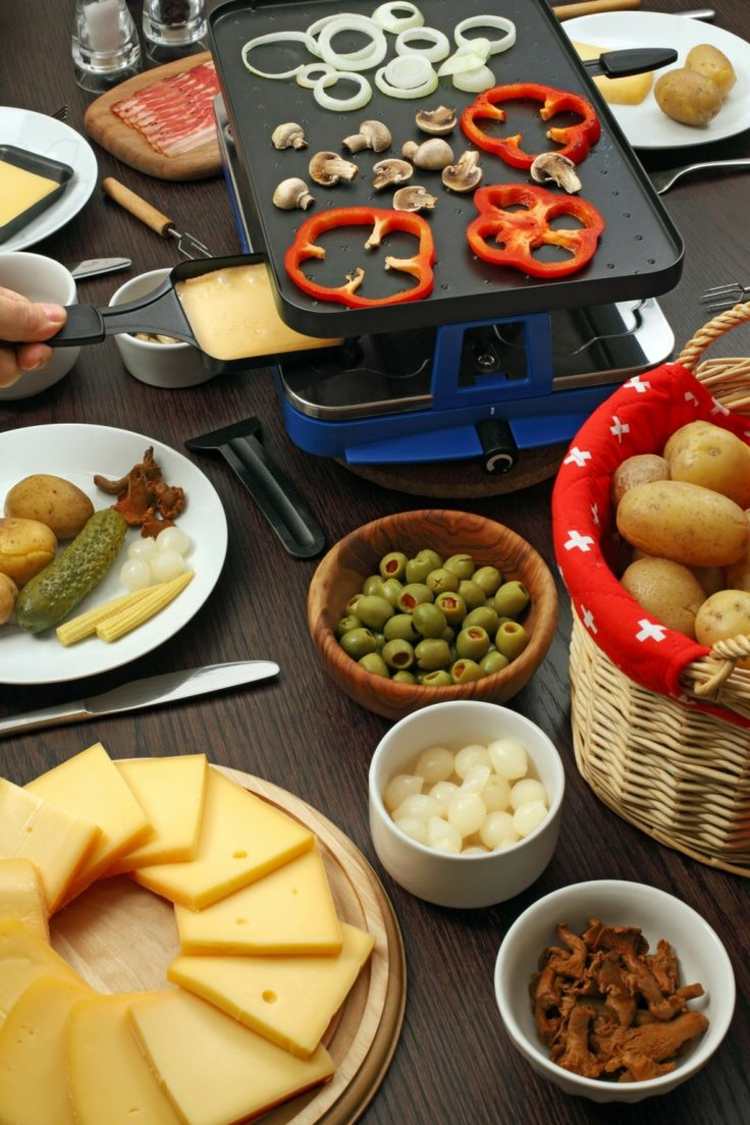Raclette-ingrediencie-zdravé-jedlo-večierok-večera-olivy