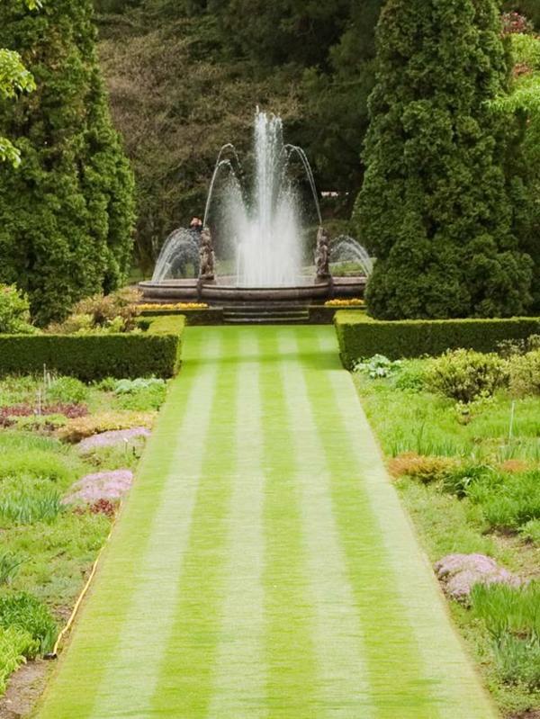 geometrické tvary mulčujúce športový trávnik Geometrické tvary mulčujú vodné prvky