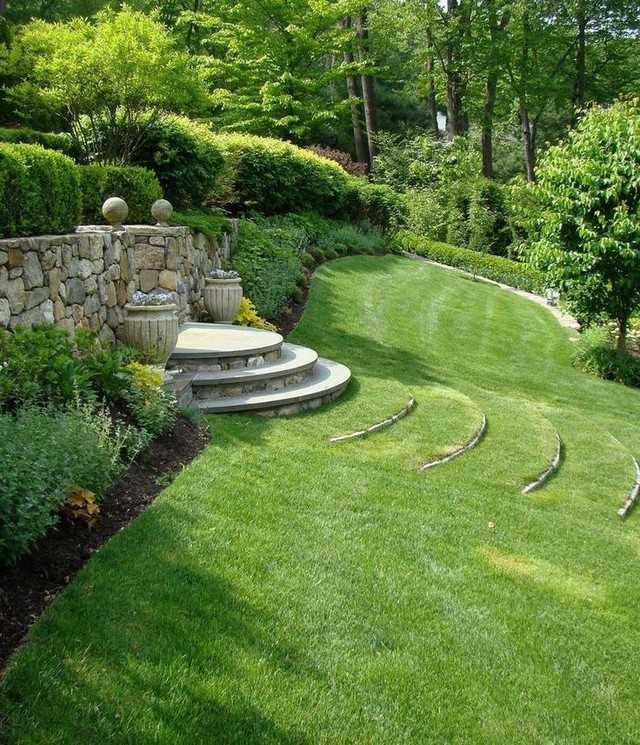 Kosenie trávnika jar apríl Tipy na správnu starostlivosť