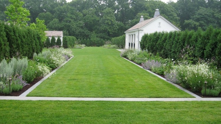 trávnik-lemovanie-záhrada-kameň-dlaždice-rovné čiary-živý plot