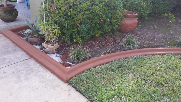 trávnik-lemovanie-záhrada-betón-pekná-model-tráva-buxus