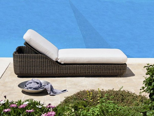 Lehátko do bazéna, relaxačný ratanový nábytok Úložný priestor ratanový nábytok pri bazéne