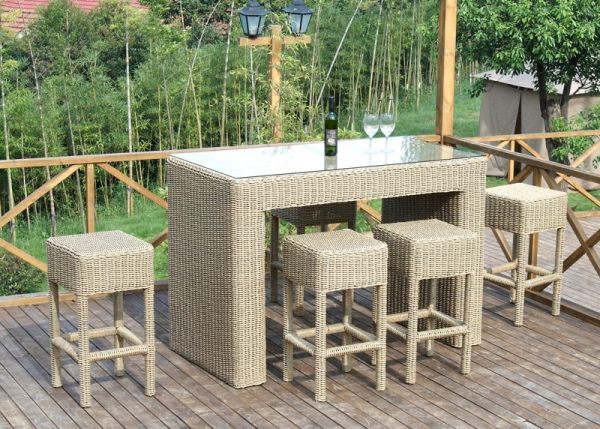 Barové stoličky Nápady na dizajn záhradného nábytku na barový pult