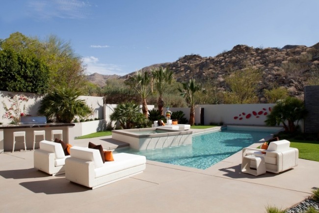 Ratanový záhradný nábytok vonkajší bazén terasa biela Ratanový sedací nábytok terasa s bazénom biela