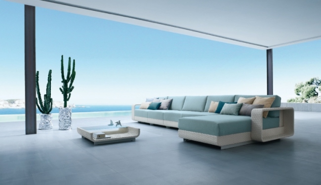 Ratanový salónik Taliansky nábytok roberti biela svetlo modrá rohová sedačka Ratanový sedací nábytok roberti biela svetlo modrá rohová sedačka