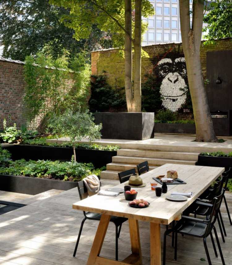 záhradný dizajn vyvýšených postelí v antracitovej farbe