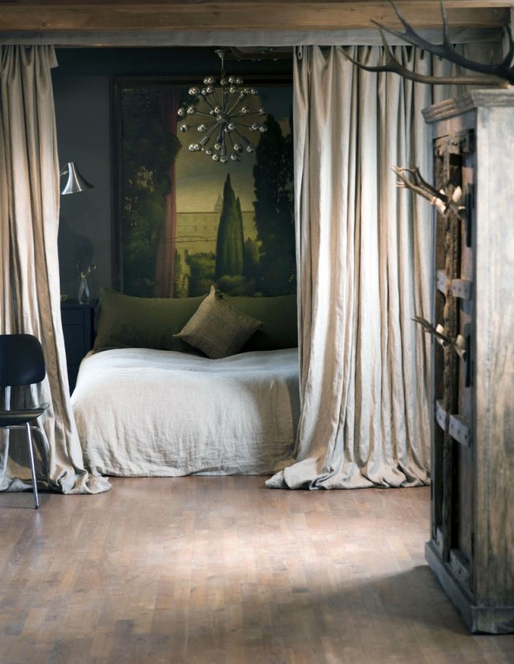 rozdeľovač izieb-spálňa-vinobranie-záclona-parohy-parkety-využívané