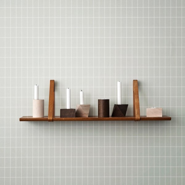 Zoskupenie drevených stien a dekorácií