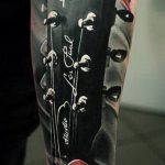 REALISTIC TATTOOS # 453 е готина версия на модела, която може успешно да се използва за промяна и приложение като реалистични татуировки на животни