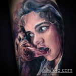 REALISTIC TATTOOS # 983 е достойна версия на рисунка, която може лесно да се използва за трансформиране и прилагане като реалистична татуировка на ръката