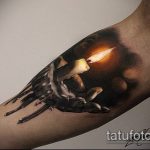 REALISTIC TATTOO # 822 е готин дизайн, който може успешно да се използва за трансформиране и прилагане като реалистични драконови татуировки