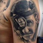 REALISTIC TATTOOS # 357 е интересна версия на картината, която може да се използва добре за трансформиране и прилагане като реалистични татуировки на ангели