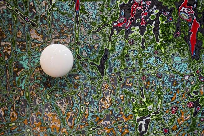 Kusy nábytku okorenia farebnú červenú zelenú modrú