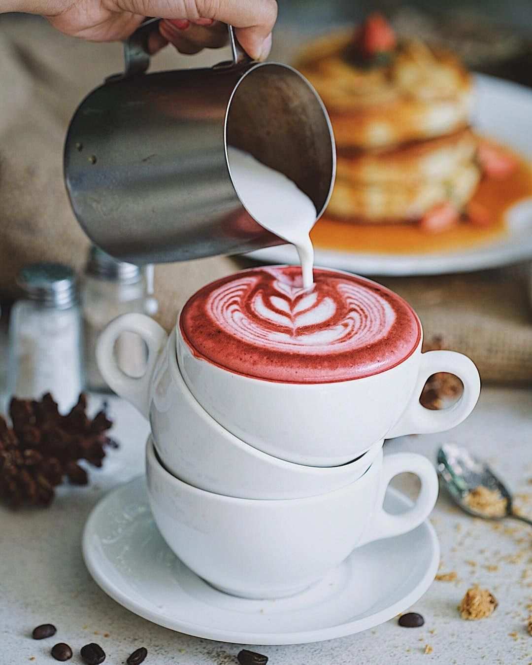 Red Velvet Latte Recept Káva Art Vegánska káva Mandľové mlieko Zdravé bez cukru