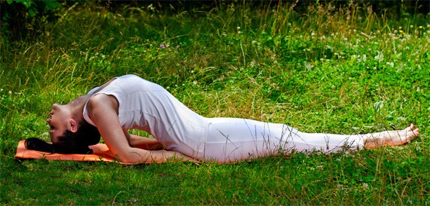 Zdvíhanie prsníkov bez chirurgických cvičení cviky ásan napína Cvičenie na zdvíhanie prsníkov Ásany Prsia napínajte prírodné pomôcky